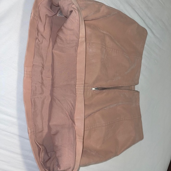 Free people modern vegan suede mini skirt. - Picture 7 of 8